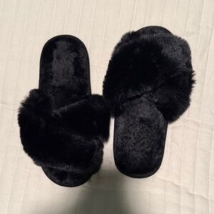 Black Furry Slide Slippers